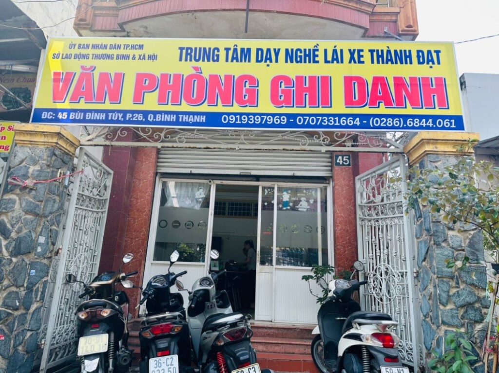 hoc thi bang lai xe c1 
